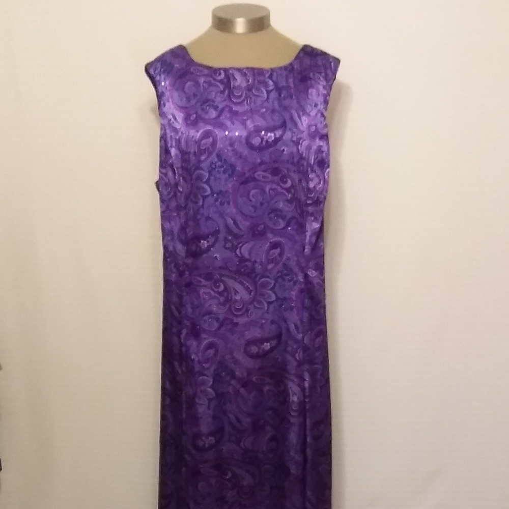 3/$20 CLOSET CLOSING PURPLE MAXI DRESS